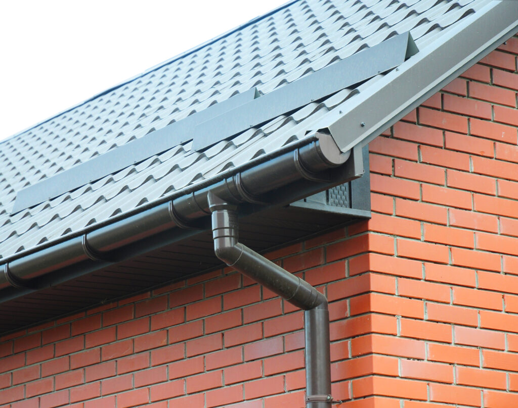 Metal roofs attract lightning in Layton, Utah