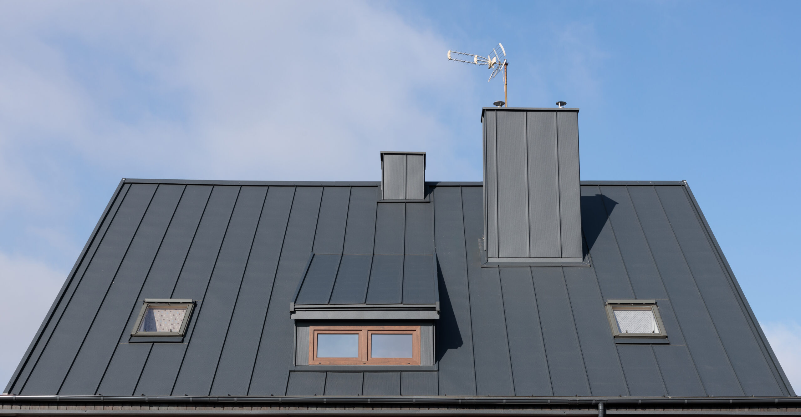 Pros and Cons of Black Roofs, in Morgan Utah